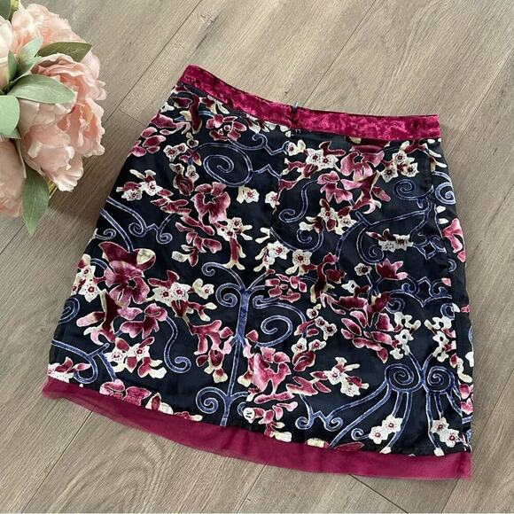New Libby Story Crushed Velvet Floral Mesh Mini Skirt - Picture 3 of 5